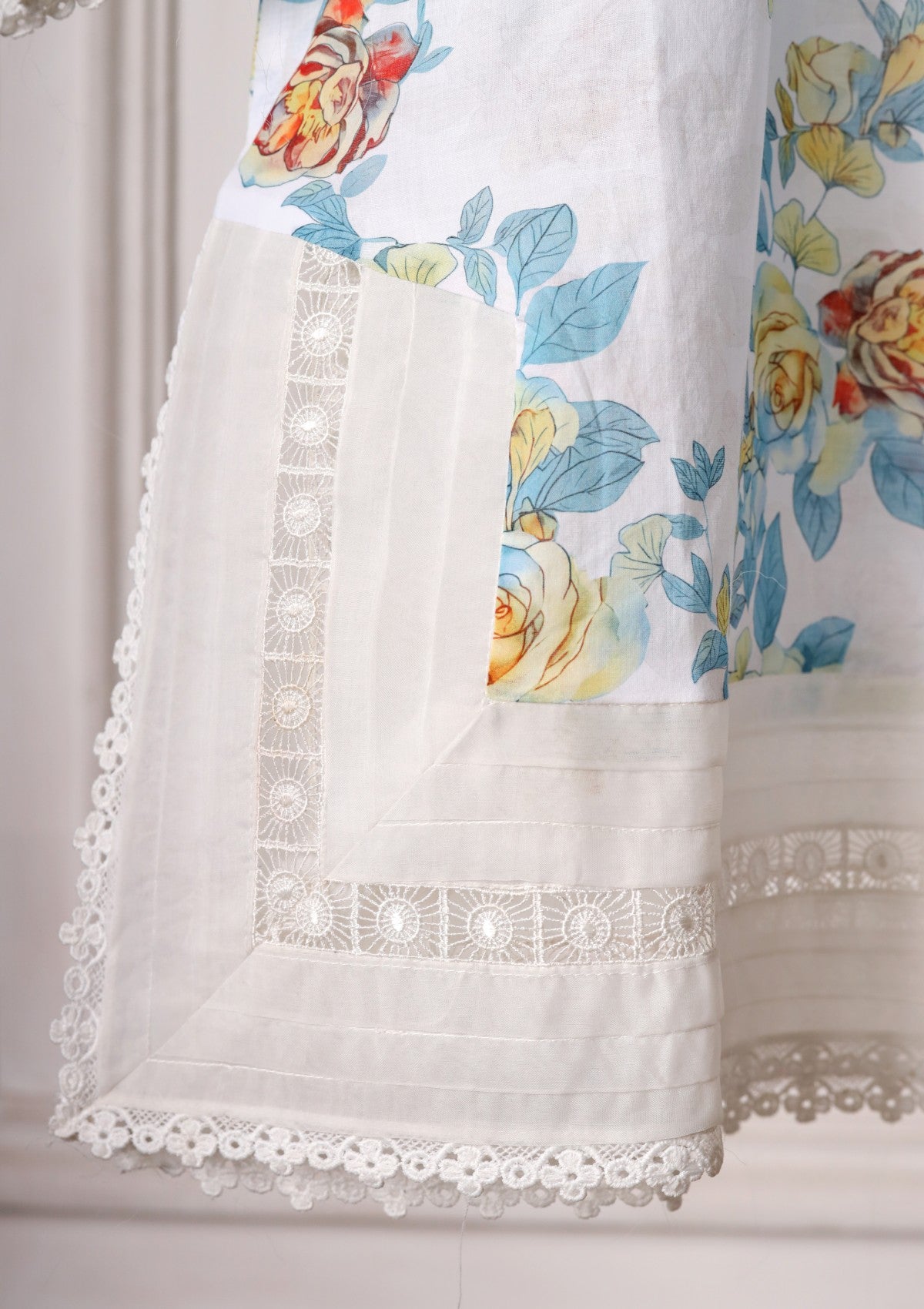 White - Ready to Wear - Printed Lawn Shirt