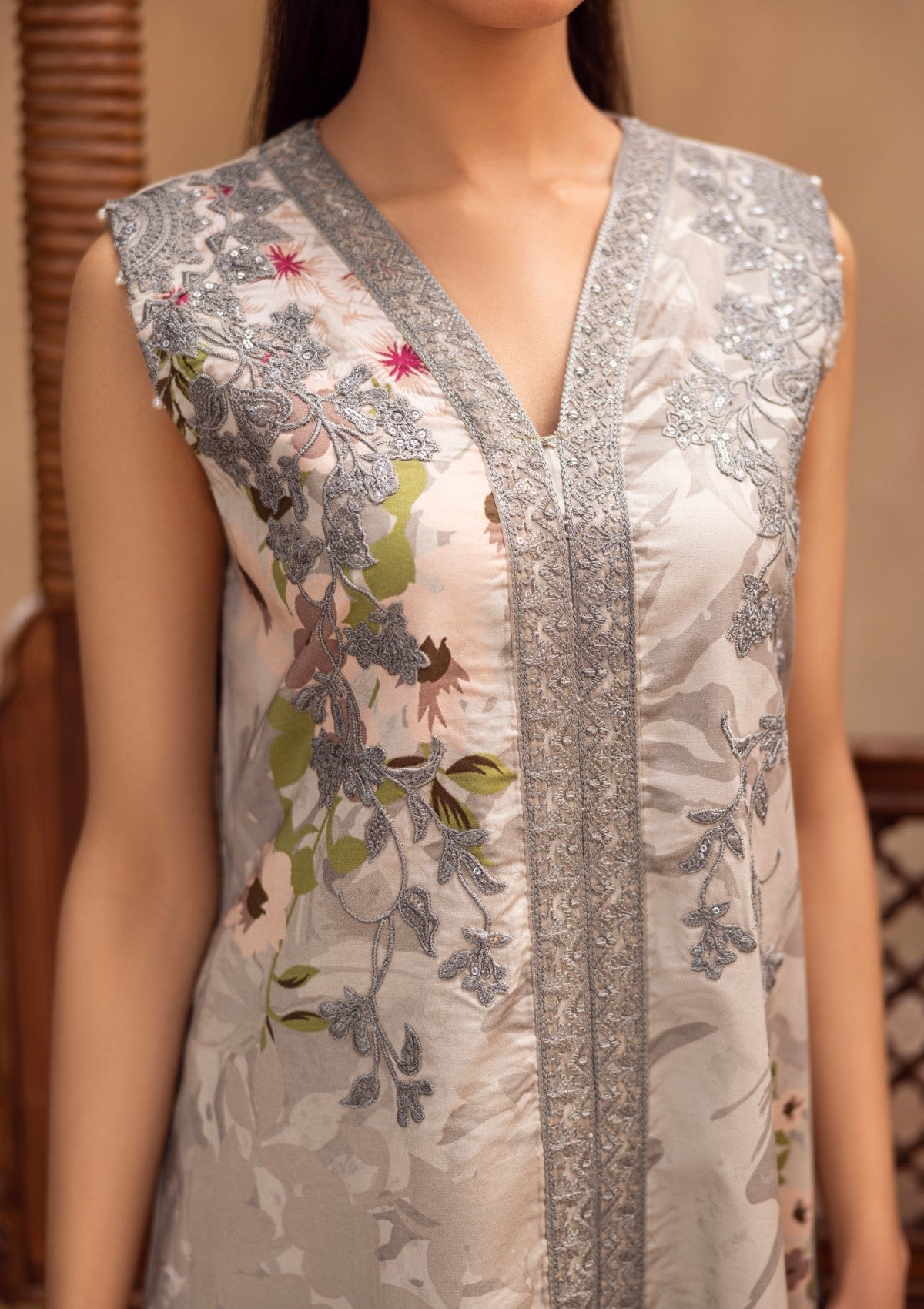 RPM#04 - Silver - 3 pc - Printed & Embroidered - Print Melody 25 - Lawn