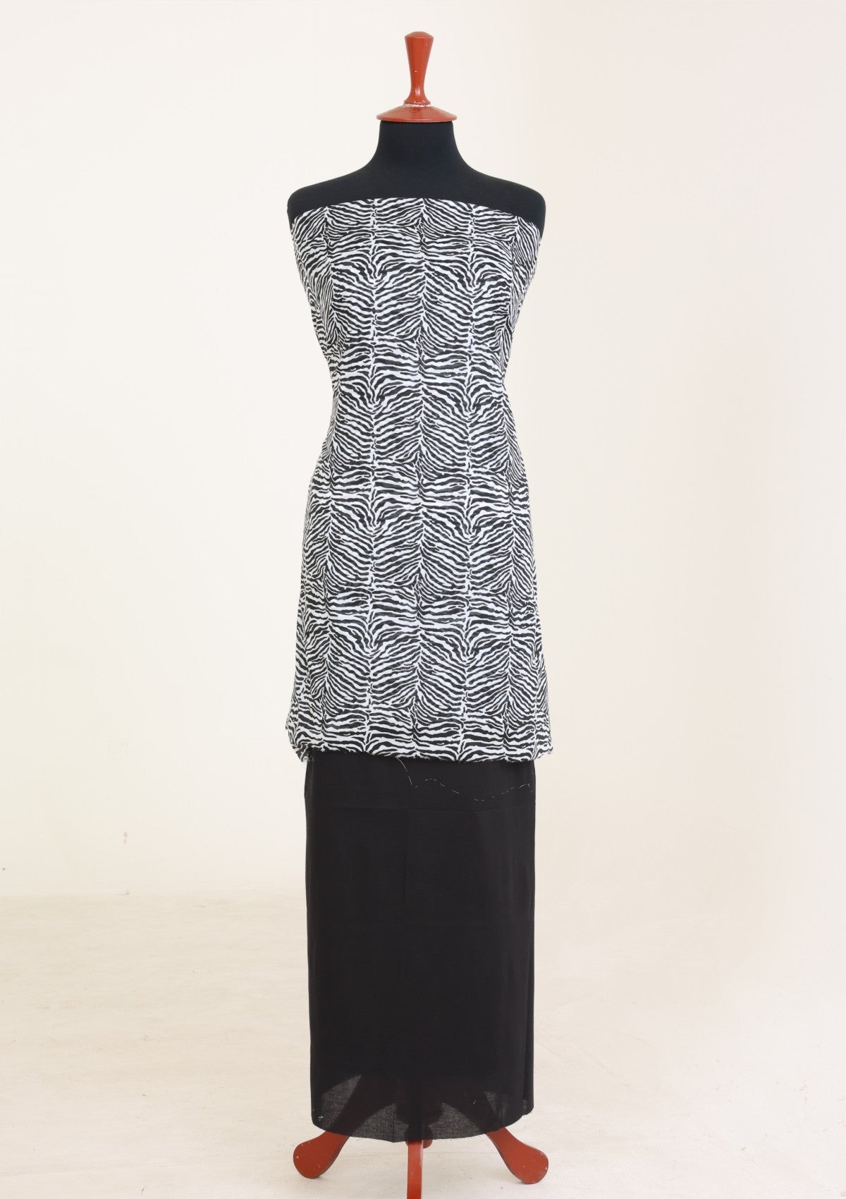 R Prints Lawn 26 Volume 3 - D#43 - Black