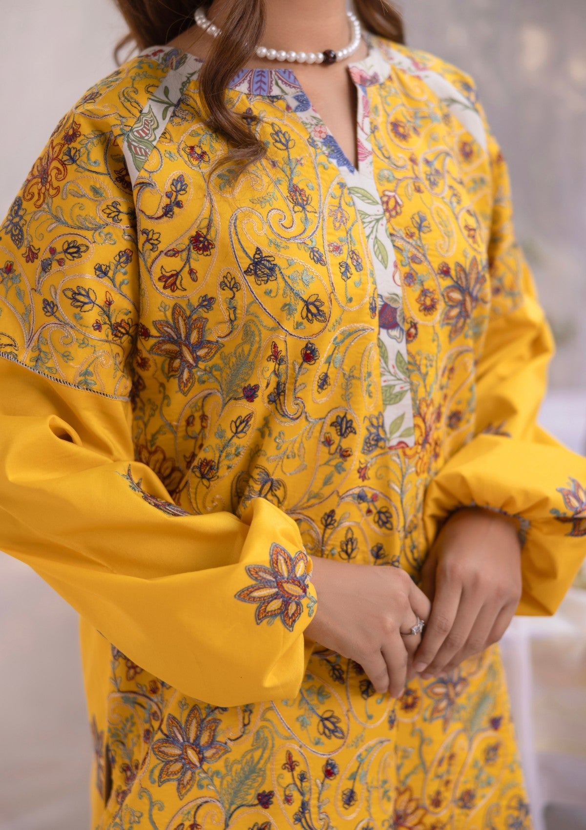 RM#09 - 3 pc - Embroidered - Muse Era - Luxury Lawn 25