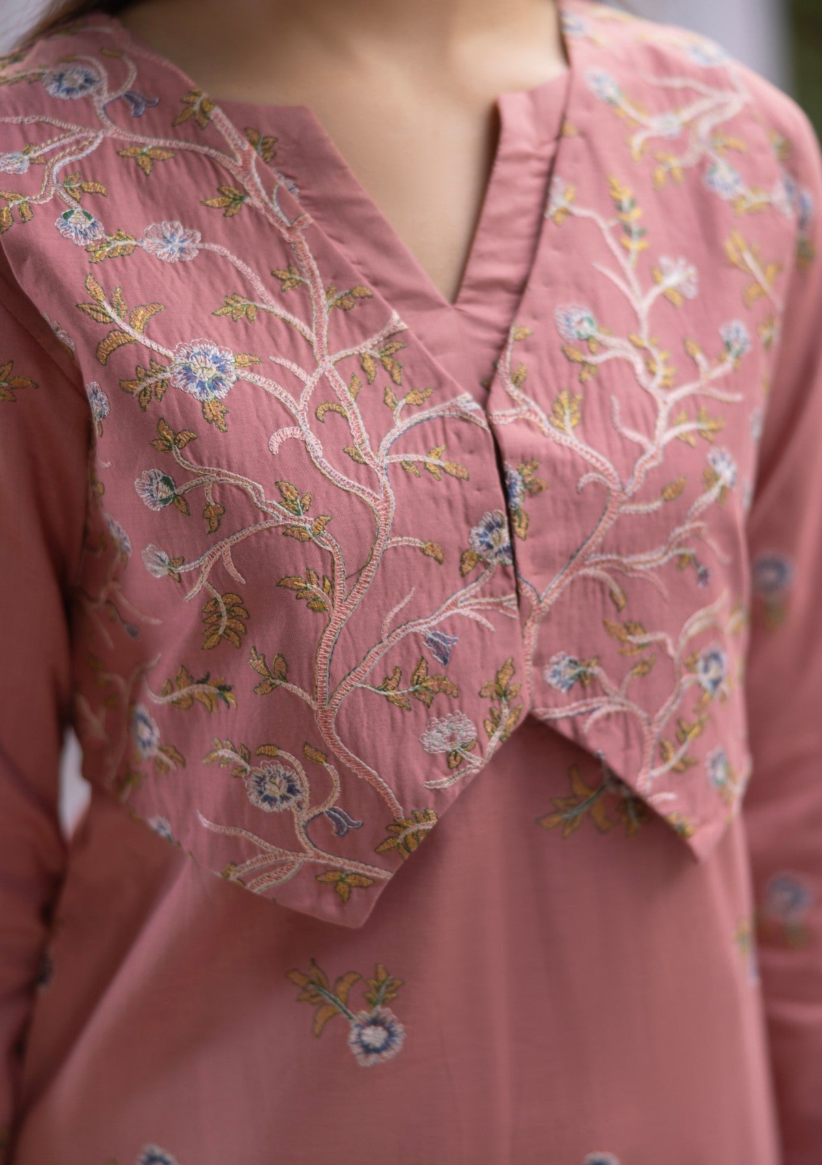 RM#13 - 3 pc - Embroidered - Muse Era - Luxury Lawn 25