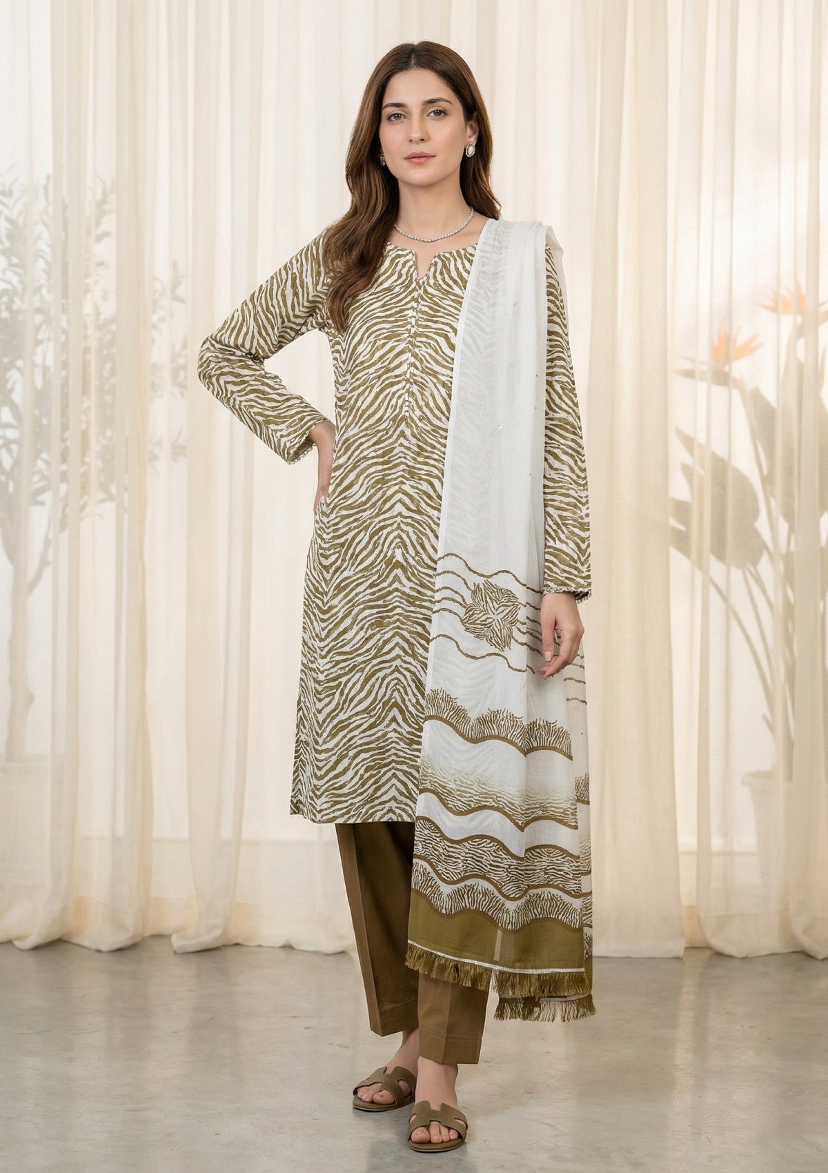R Prints Lawn 26 Volume 3 - D#43 - M Green