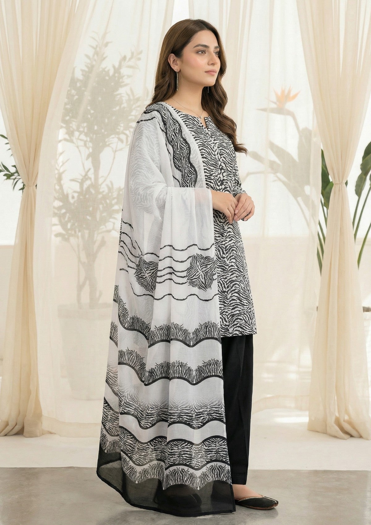 R Prints Lawn 26 Volume 3 - D#43 - Black