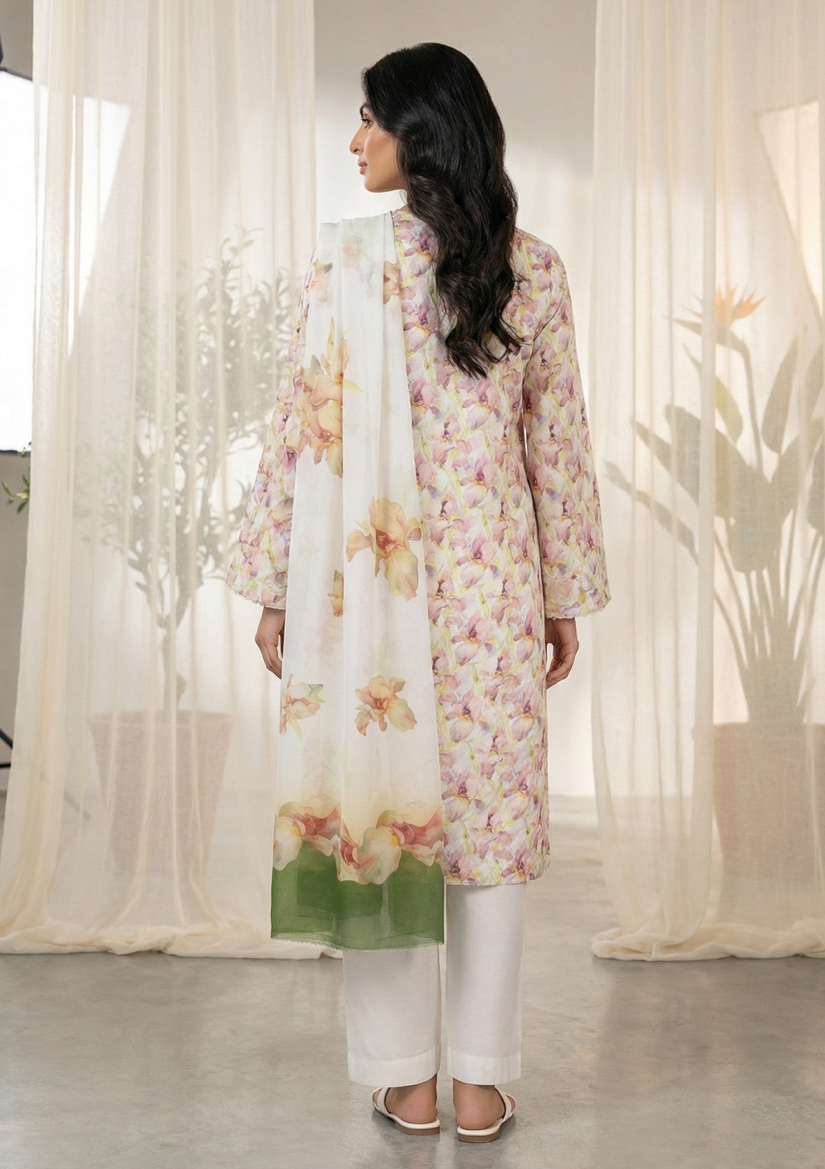 R Prints Lawn 26 Volume 3 - D#39 - G White