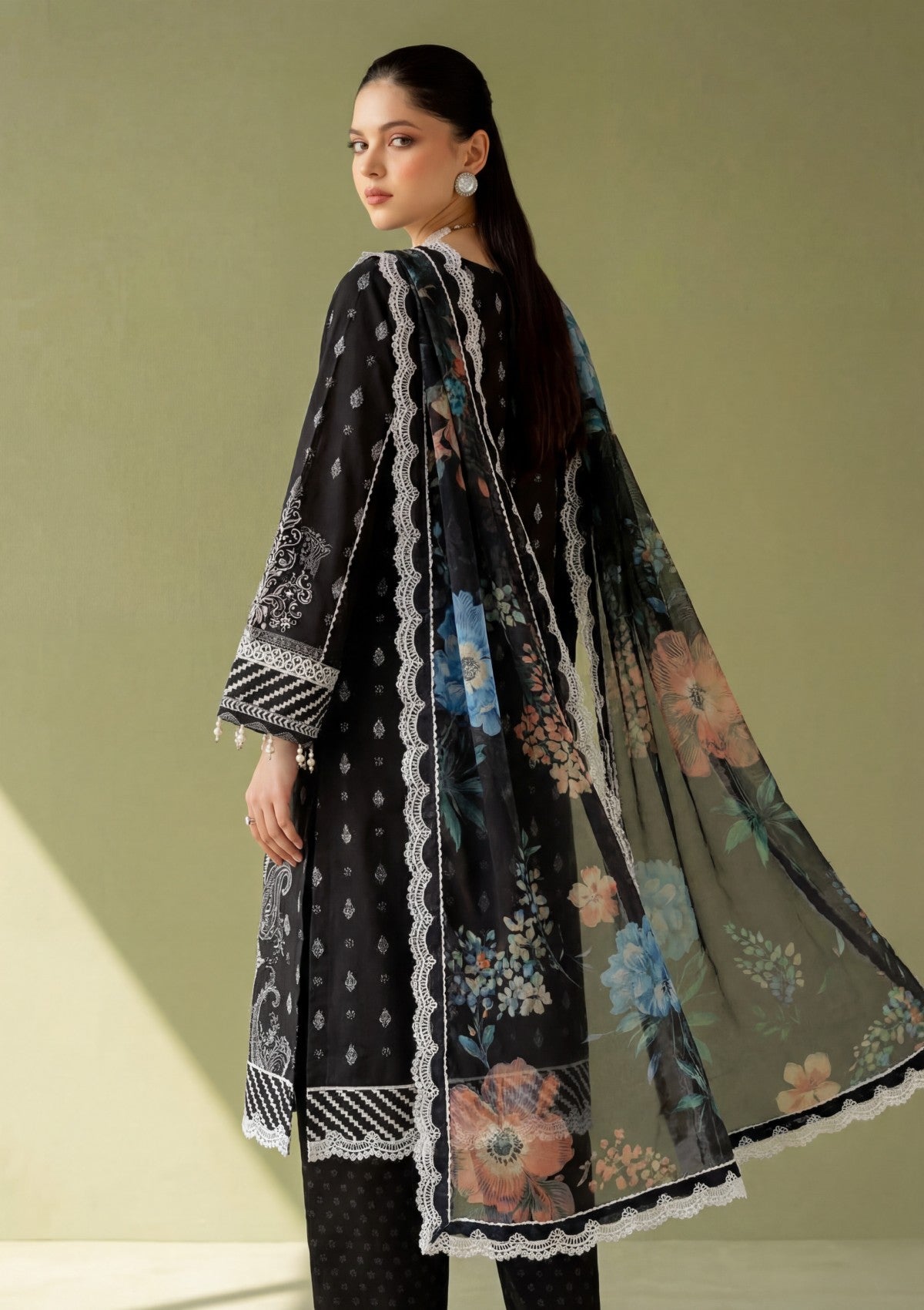D#04 - BLACK - Aireen Lawn 26